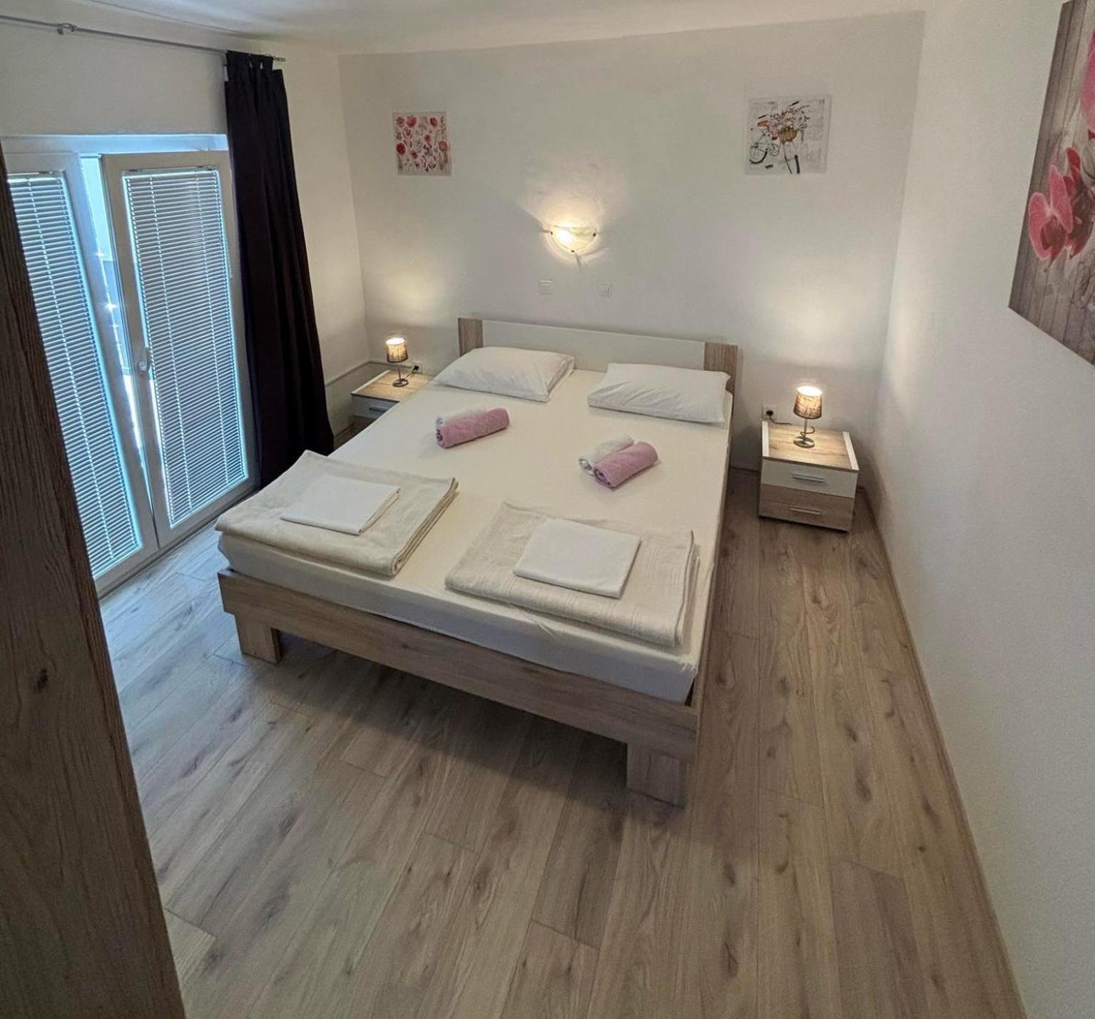 Apartments Lota ستاريغغاد باكلينتسا المظهر الخارجي الصورة